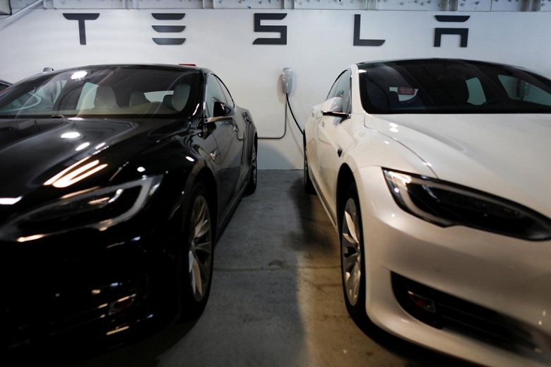За минувший квартал было выпущено 61394 электромобиля Tesla Model 3