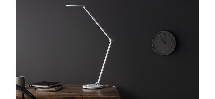 Умная настольная лампа Xiaomi Mijia Table Lamp Pro стоит $50