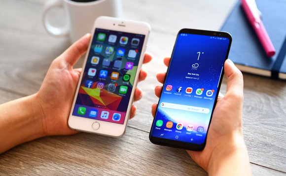 В России проверят Apple и Samsung на умышленное ухудшение смартфонов