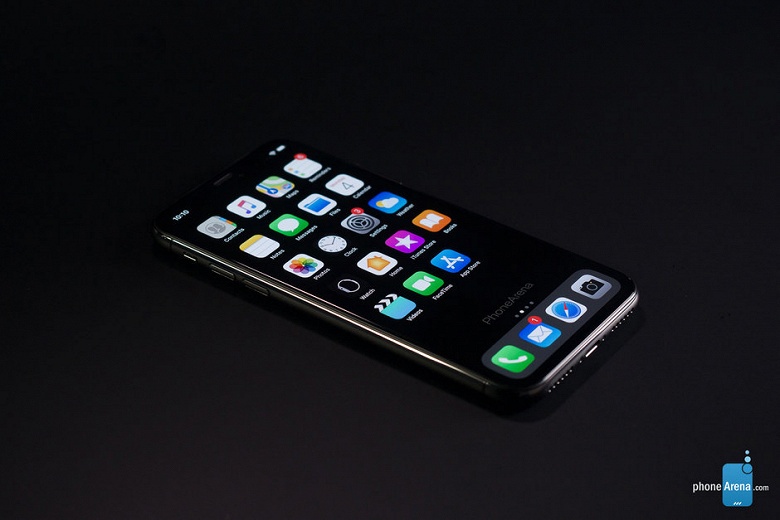 Весь в чёрном. Свежие изображения iPhone XI демонстрируют тёмную тему в iOS 13