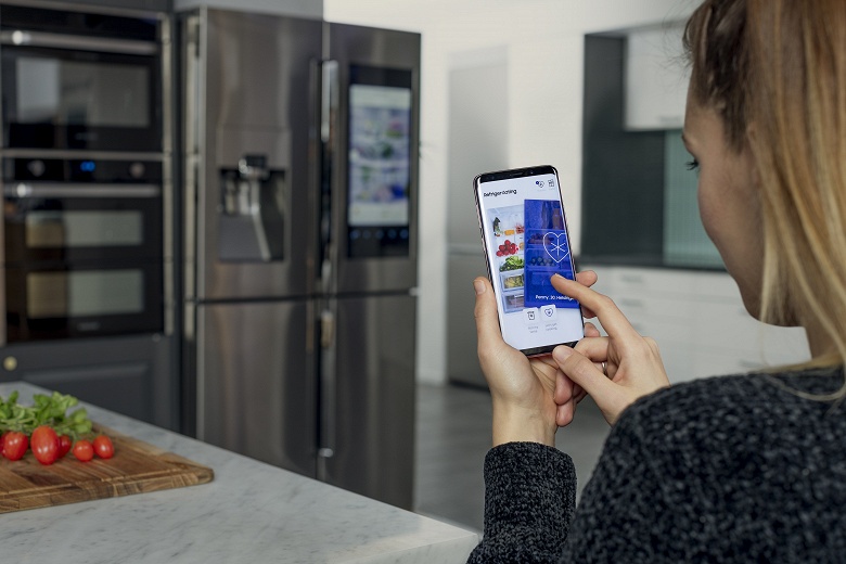 Долой фотошоп! Samsung запустила сервис знакомств через холодильник