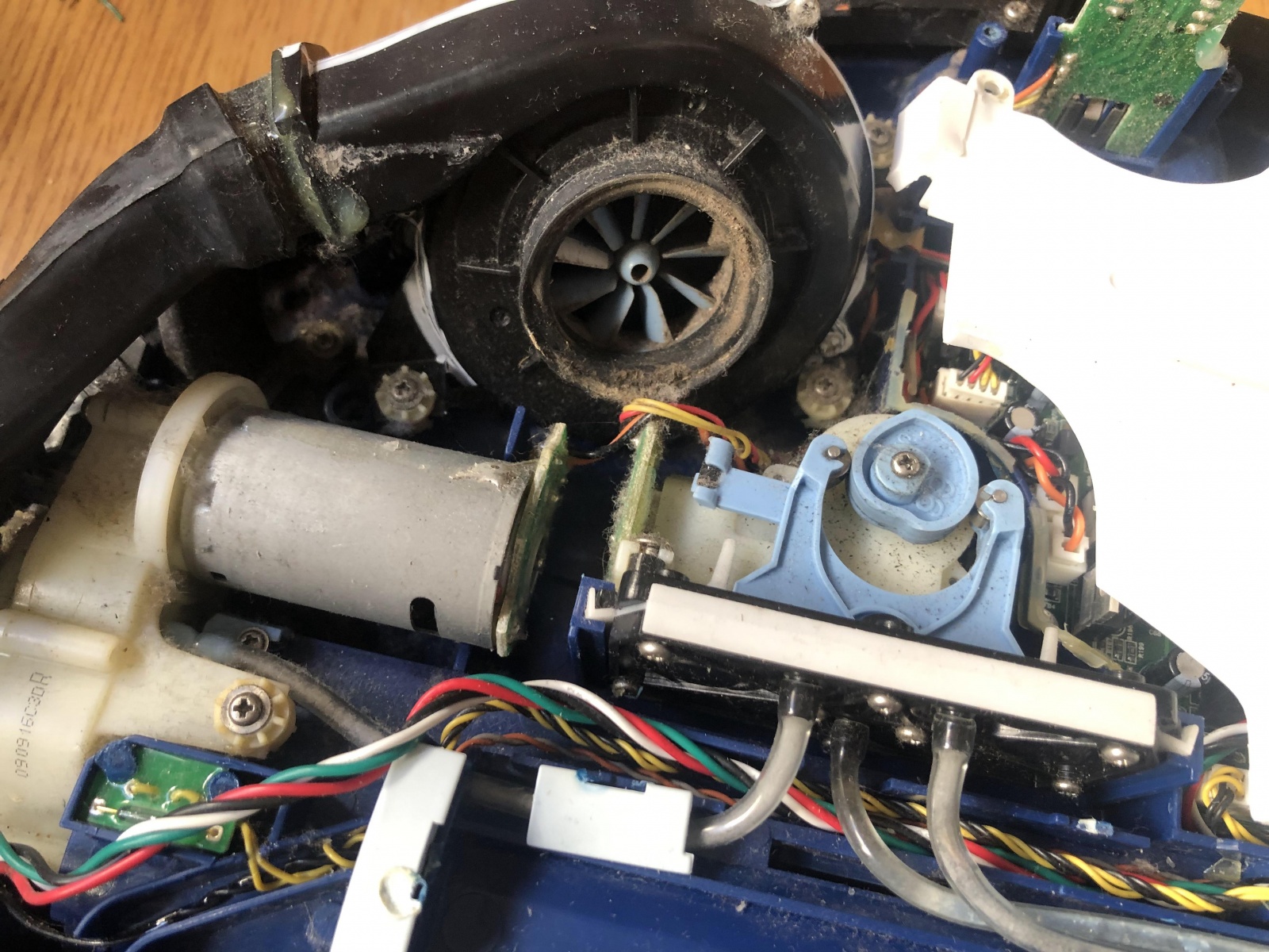 iRobot Scooba: опыт использования и решение часто встречающихся проблем моющего робота-пылесоса - 10