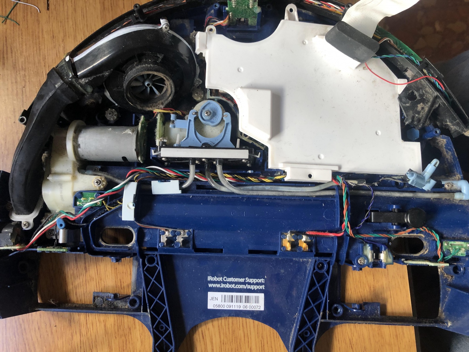 iRobot Scooba: опыт использования и решение часто встречающихся проблем моющего робота-пылесоса - 9