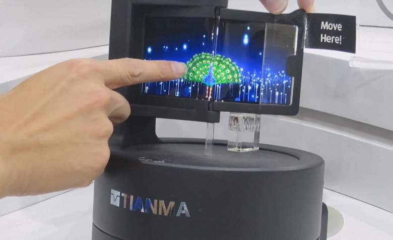 Компания Tianma показала прототипы прозрачной панели OLED и панели OLED, изготовленной методом струйной печати