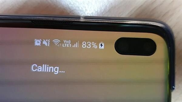 «Это не брак, прочитайте инструкцию». Samsung объяснила мерцающие пиксели на экране Galaxy S10+ 