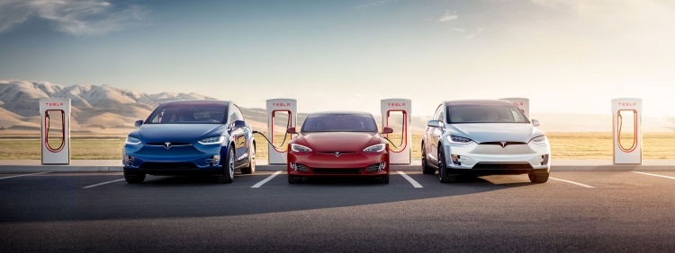 Новые зарядные станции от Tesla: заряжают батарею на 120 км хода за 5 мин - 1