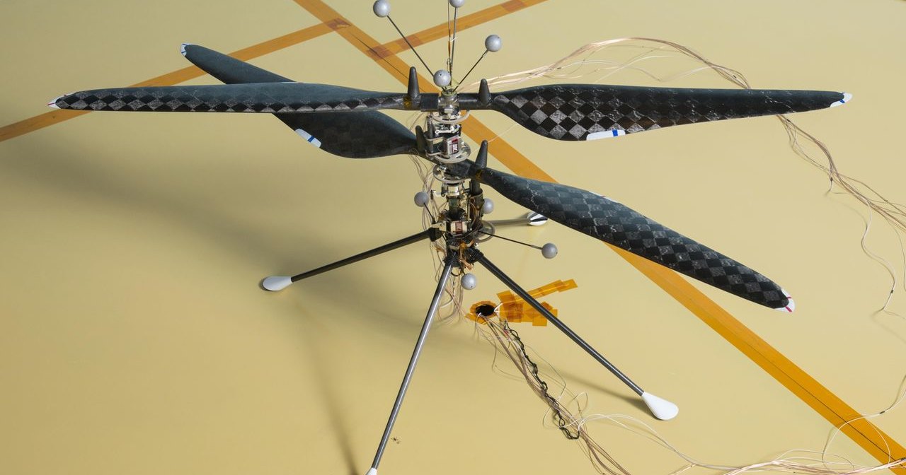Вертолет NASA впервые взлетел в марсианских условиях