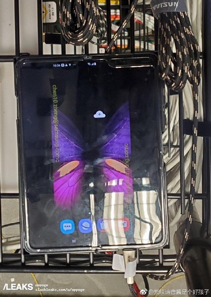 Samsung Galaxy Fold засветился на новых фото и в видеоролике
