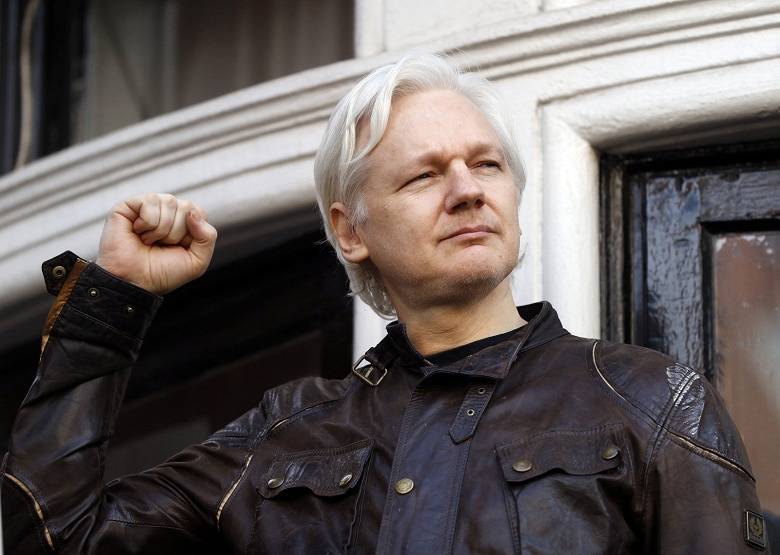 Прожил в посольстве Эквадора семь лет: в Лондоне арестовали основателя ресурса WikiLeaks Джулиана Ассанжа