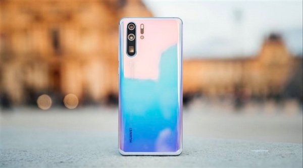 Huawei рассчитывает в этом году отгрузить 250 млн смартфонов