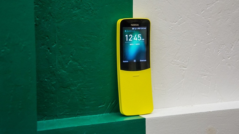 «Бананофон» Nokia 8110 получил глобальную поддержку WhatsApp и Facebook