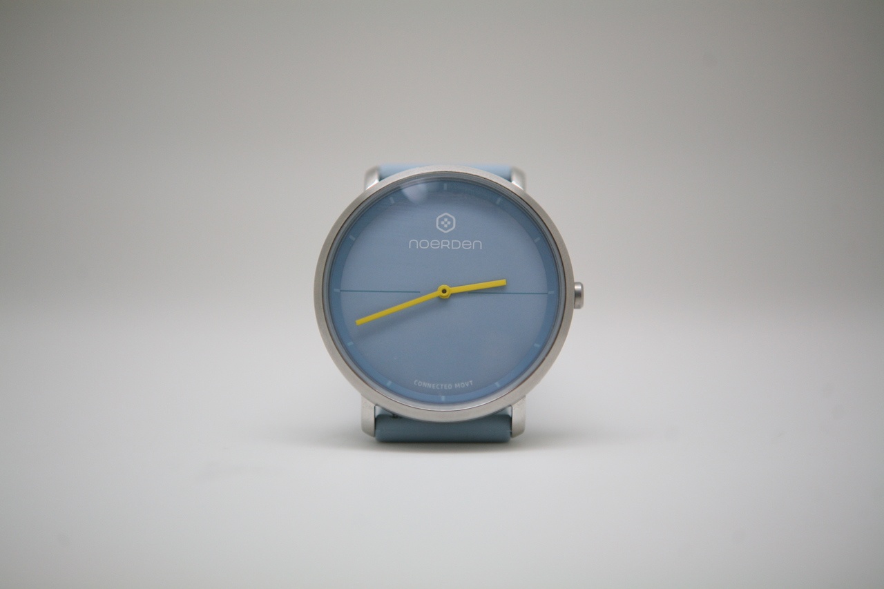 Noerden Life2 — аналоговые часы с «жестовым» управлением и «сенсорным» стеклом - 2