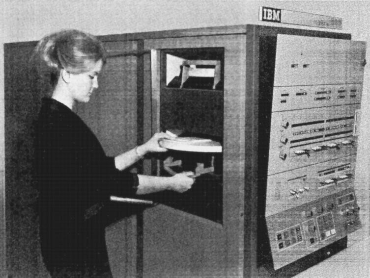 55 лет спустя: культовые консоли легендарных мейнфреймов IBM System-360 - 14