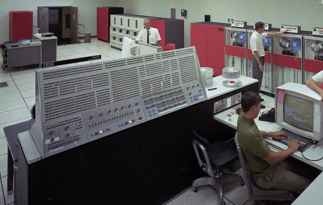 55 лет спустя: культовые консоли легендарных мейнфреймов IBM System-360 - 23