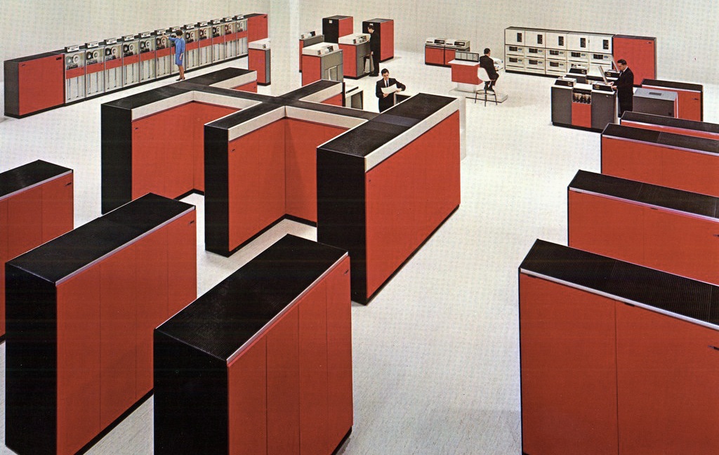 55 лет спустя: культовые консоли легендарных мейнфреймов IBM System-360 - 1
