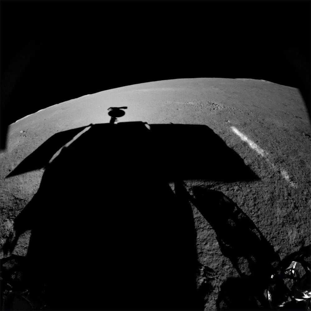 Миссия «Чанъэ-4» — результаты пятого лунного дня: проблемы с ровером «Юйту-2» и новое научное открытие - 4