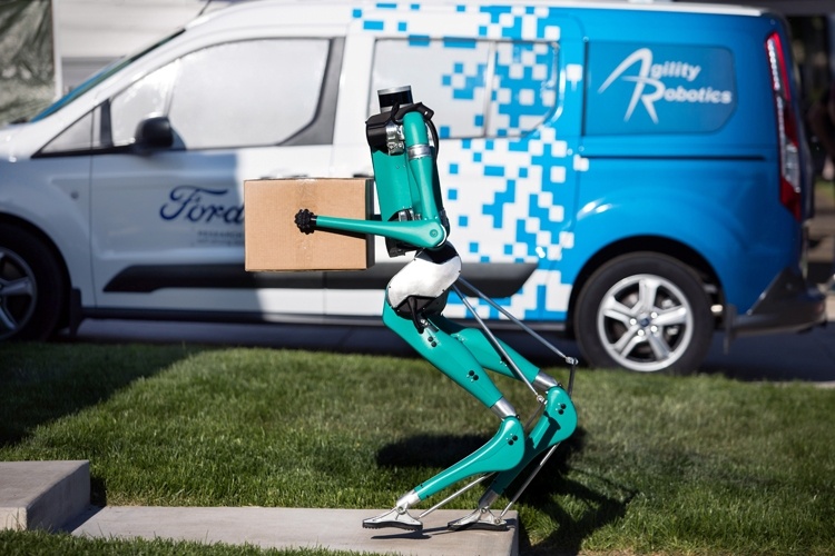 Двуногий робот Ford Digit доставит товары до двери дома