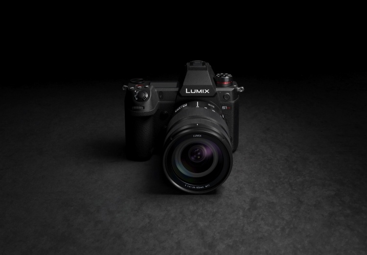 Полнокадровая беззеркалка Panasonic Lumix S1H сможет снимать видео в 6K