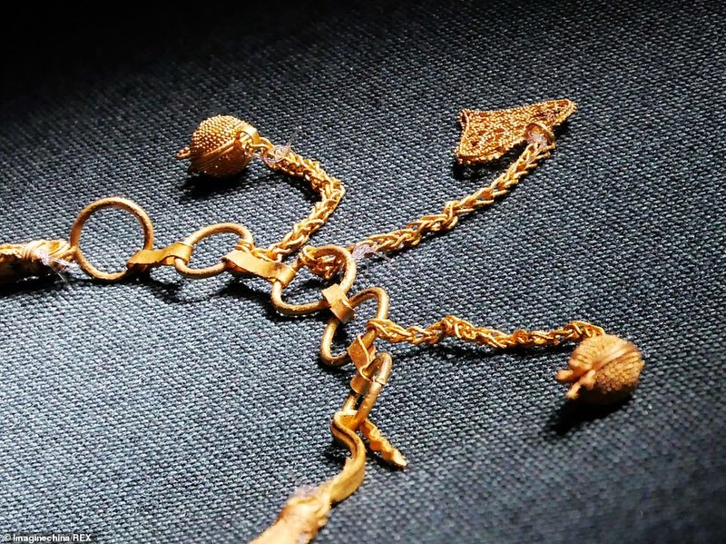 На борту 800-летнего китайского судна найдены уникальные артефакты