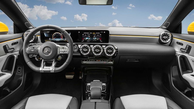 Mercedes-Benz показал «заряженный» универсал