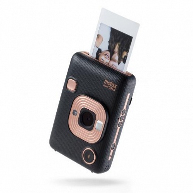 Появились изображения самой маленькой камеры семейства Fujifilm Instax 
