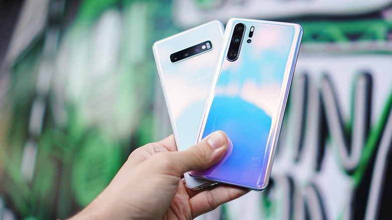 Лучшие смартфоны лета. Huawei P30 и P30 Pro попали в десятку рейтинга Роскачества