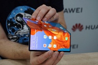 По стопам Samsung Galaxy Fold. Складной смартфон Huawei Mate X 2 получил изменённую конструкцию - 3