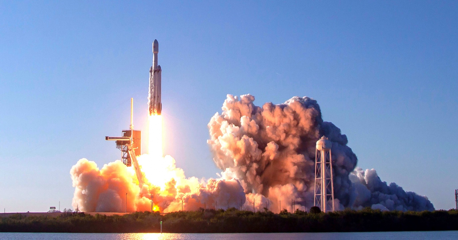 Самый сложный запуск Falcon Heavy: прямая трансляция