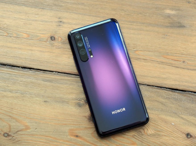 На камерофон Honor 20 Pro обрушилась волна негатива, но компания уже решила все проблемы