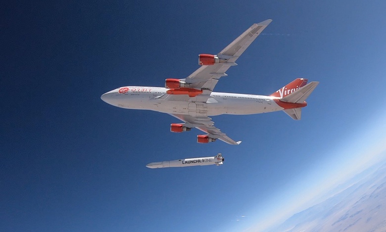 Сброс ракеты LauncherOne с самолёта Boeing 747 Cosmic Girl компании Virgin Orbit прошёл успешно