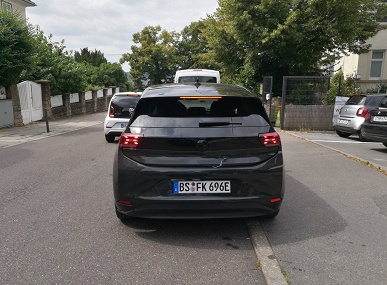 Ожидаемый электрический хэтчбек Volkswagen ID.3 попал в объектив камеры без камуфляжа