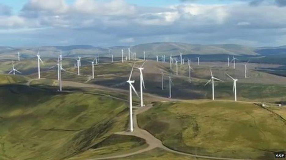 Ветряки Шотландии генерируют 200% необходимого электричества, Лос-Анджелес переходит на аккумуляторы - 1