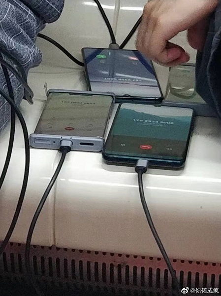 Сразу два работающих Huawei Mate 30 засветились… в метро