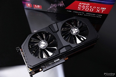 Фотогалерея дня: «горбатая» видеокарта XFX Radeon RX 5700 XT