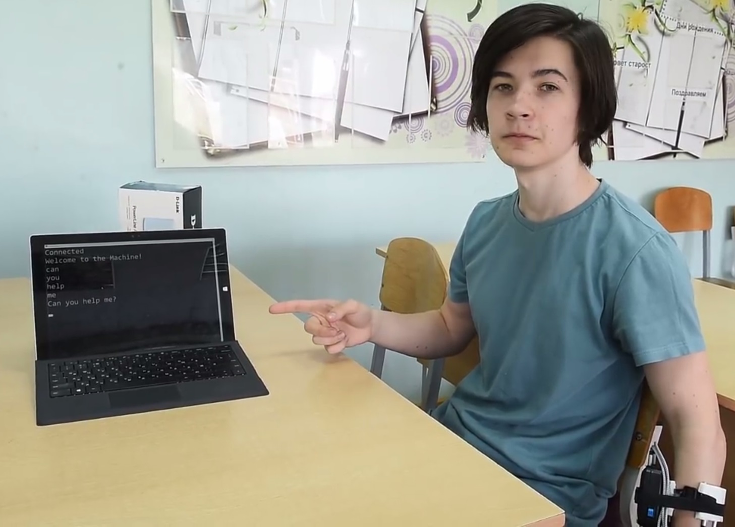 Российский школьник выиграл грант от Google за изобретение устройства, которое помогает глухим озвучивать свои мысли - 4