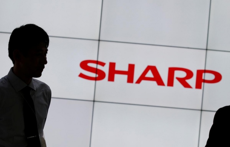 Sharp перемещает производство из Китая вслед за другими поставщиками Apple