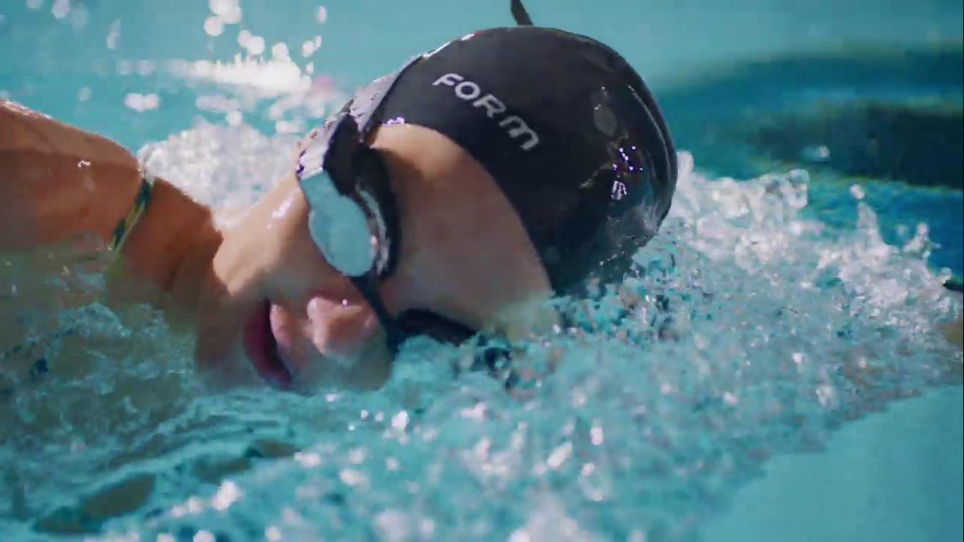 Канадcкая компания FORM начала продажи очков дополненной реальности для плавания в бассейне - 1