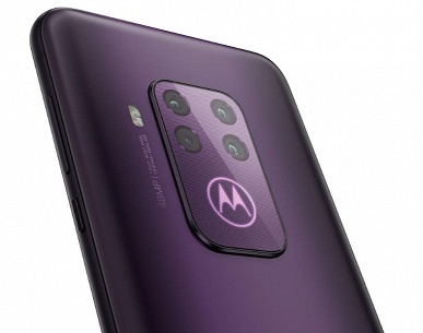 Квадрокамерный смартфон Motorola One Zoom получит логотип с подсветкой