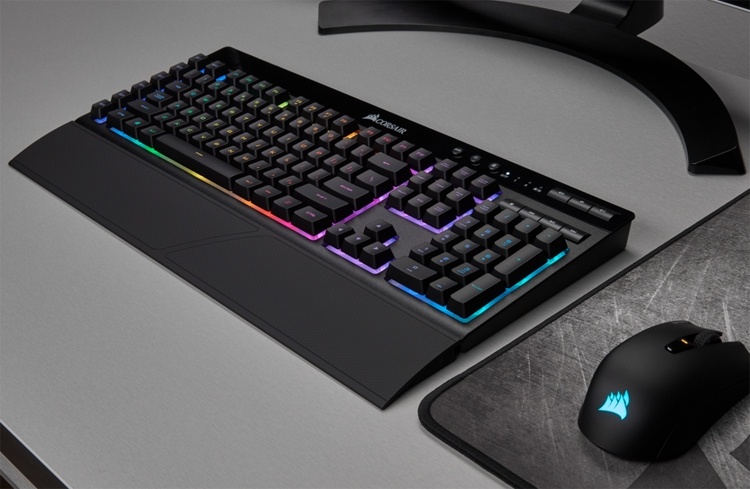 Клавиатура Corsair K57 RGB может подключаться к ПК тремя способами