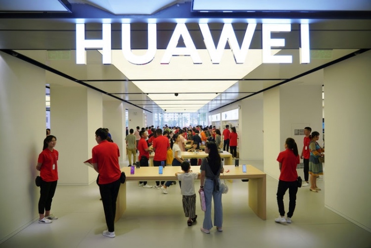 Huawei ведёт переговоры о поставке 360 000 планшетов под управлением ОС Аврора