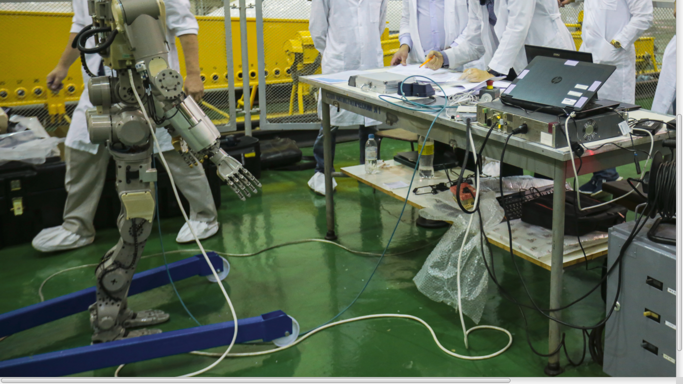 Робот FEDOR — много фото и даже видео с МКС, подготовка космонавта-оператора и первые испытания робота - 14