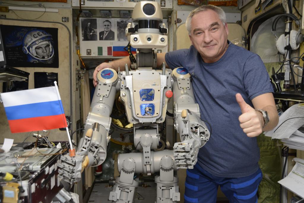 Робот FEDOR — много фото и даже видео с МКС, подготовка космонавта-оператора и первые испытания робота - 5