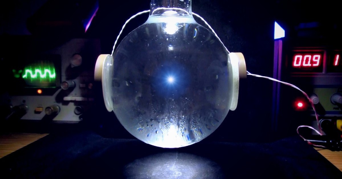 Как заставить воду излучать свет: сонолюминесценция