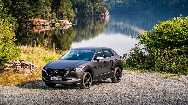 Mazda покажет свой первый электромобиль уже через месяц