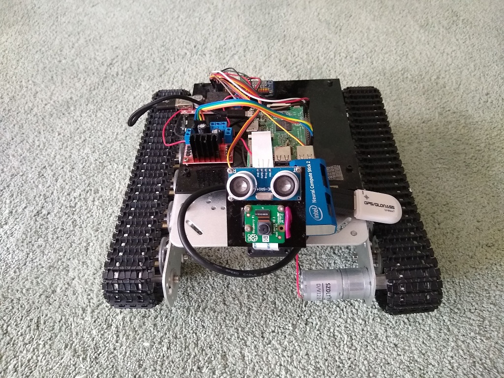 Робот-танк на Raspberry Pi с Intel Neural Computer Stick 2 - 1