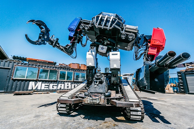 Россиянин за 170 000 долларов приобрёл гигантского боевого робота MegaBots