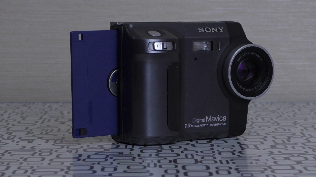Фотоаппарат на дискетах: 8 интересных фактов о Sony Mavica MVC-FD85 (много картинок) - 1