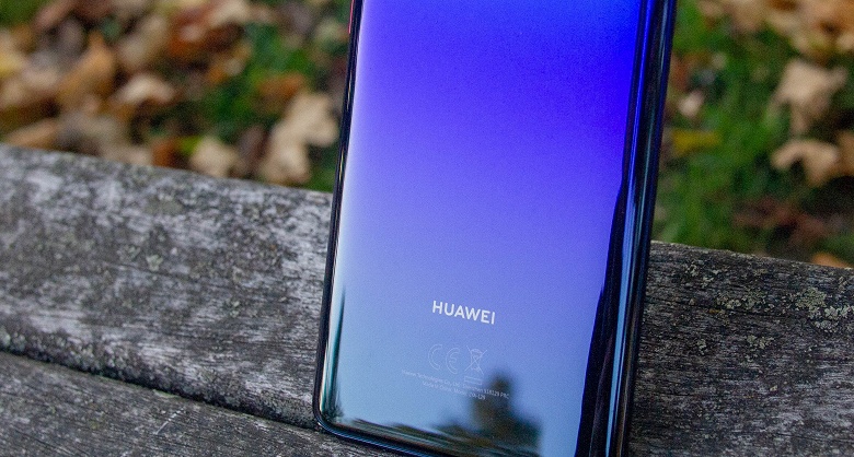 Доступная новинка Huawei с емким аккумулятора предназначена для поклонников мобильного фото