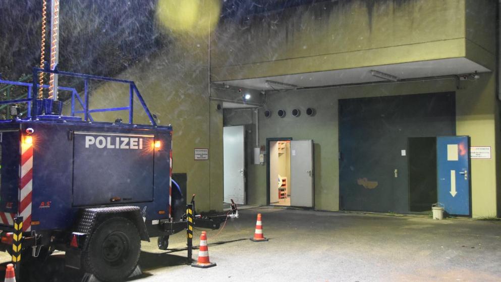 Немецкая полиция взяла штурмом военный бункер, в котором разместился объявивший независимость дата-центр - 7
