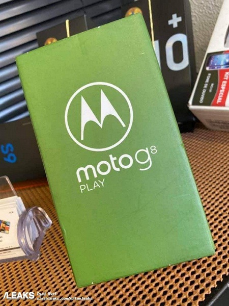 Первая распаковка и живые фото новинки Motorola